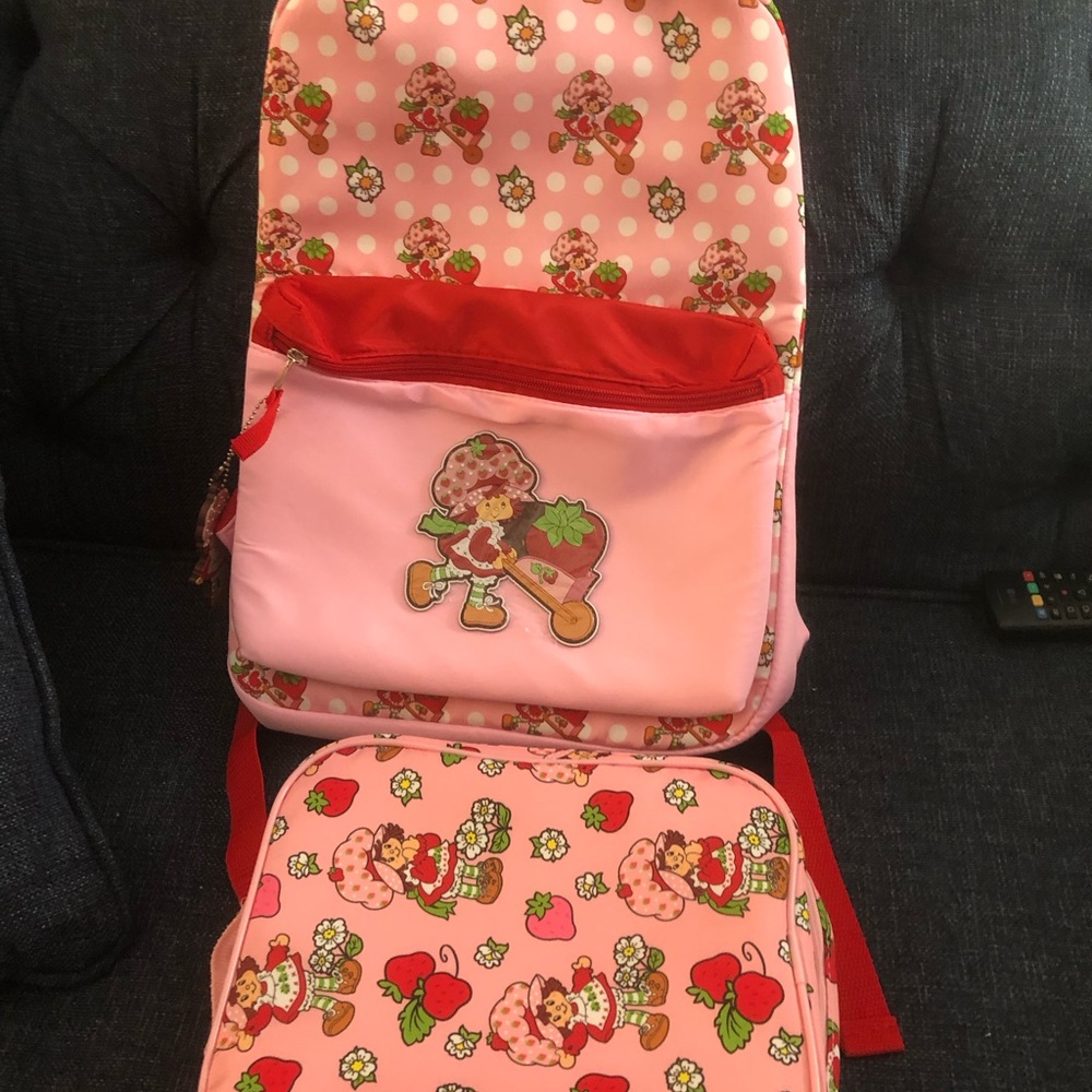 🍓 Strawberry Shortcake Backpack and Lunch Box